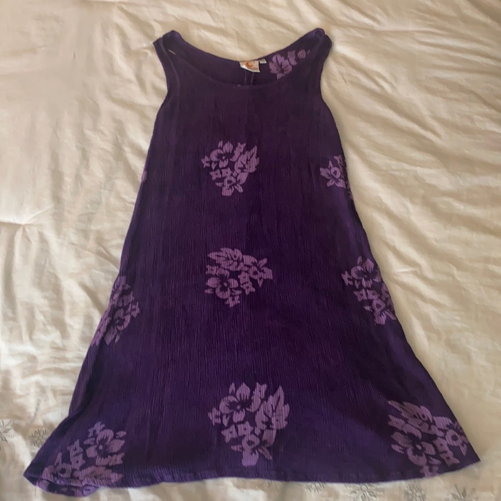 Lovely Hawaiian purple dress with lavender floral pattern as shown.